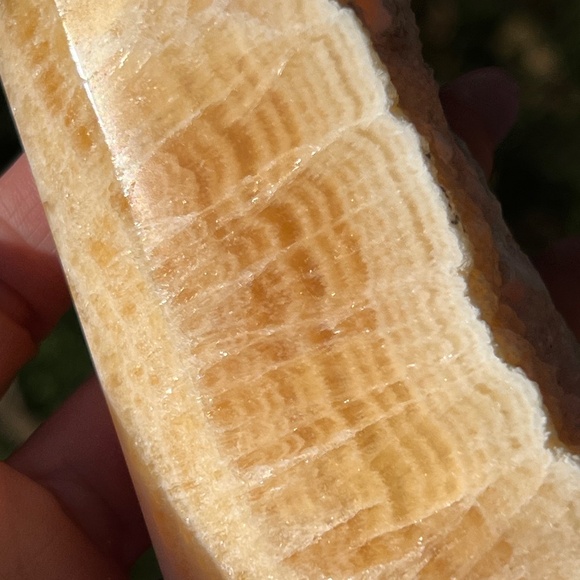 Yellow calcite (1) tower | crystal - Picture 9 of 13